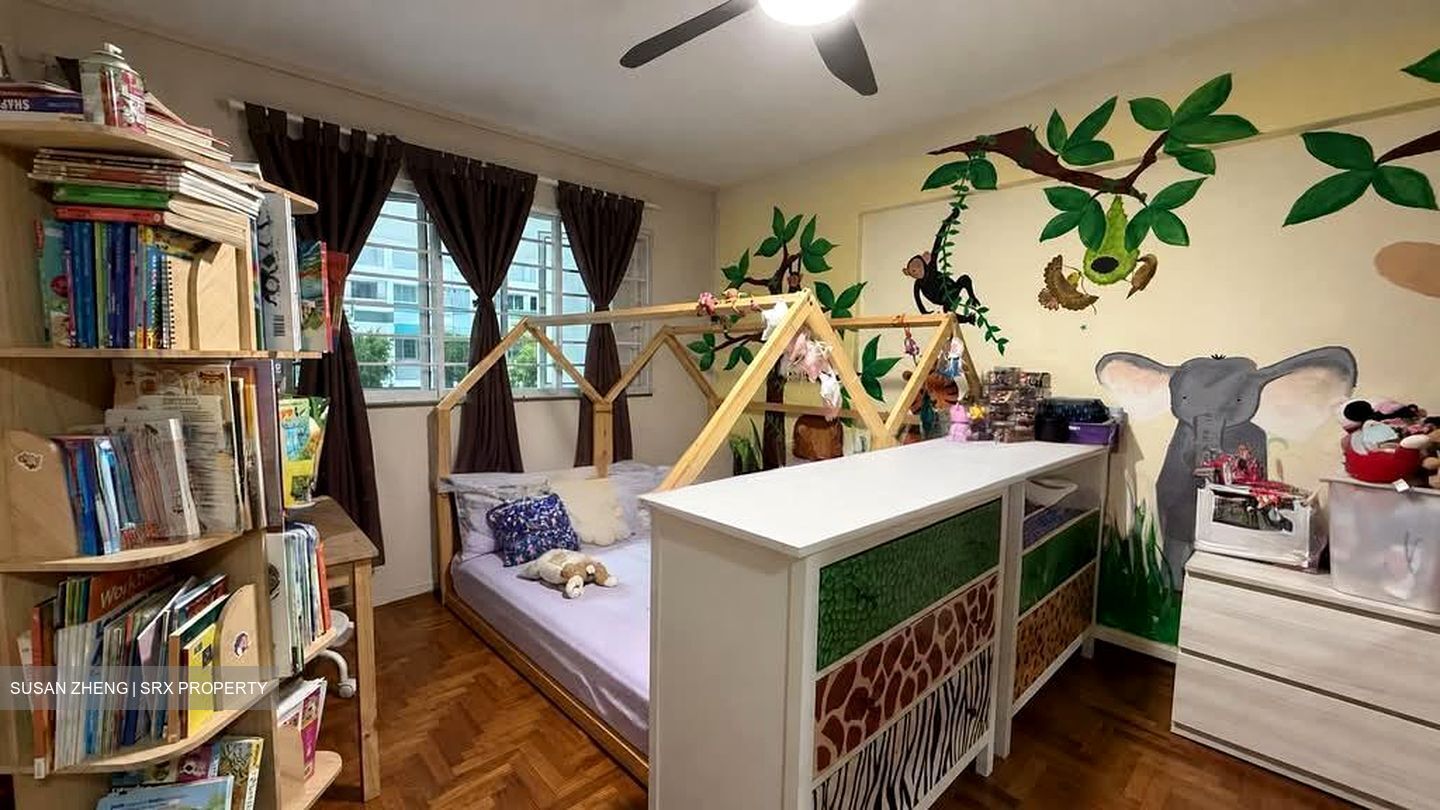 Blk 327 Jurong East Street 31 (Jurong East), HDB Executive #604328871